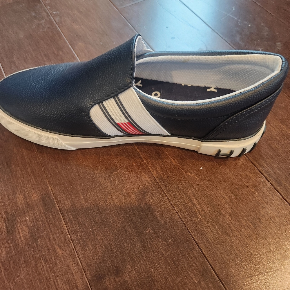 Tommy Hilfiger slip on sneaker NEW